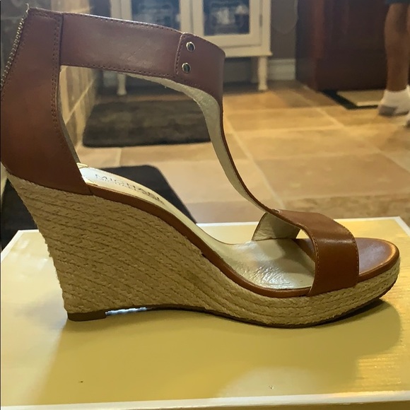 Michael Kors Size 7.5. - Picture 1 of 2